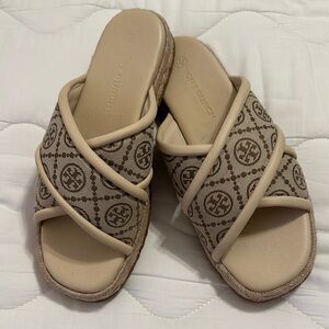 Tory Burch Beige and Brown Women's Sandals - New and never worn!